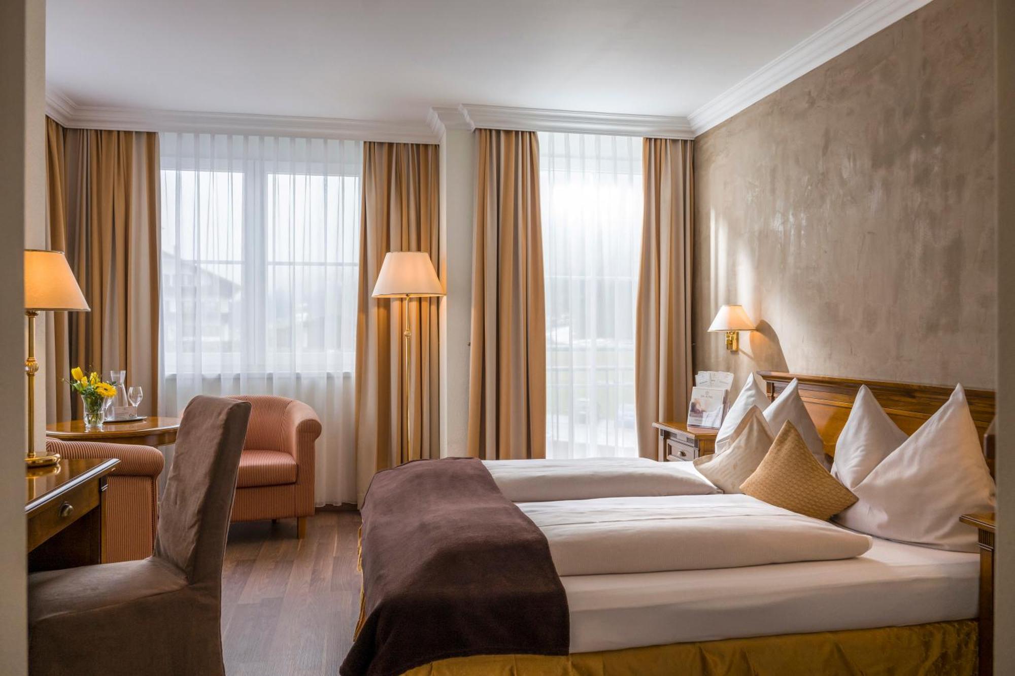 Hotel Panorama Royal บาด ฮาริง ภายนอก รูปภาพ